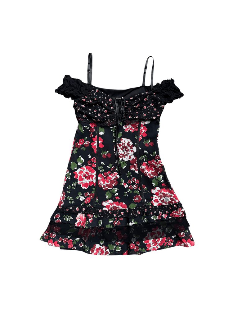 Robe noire à bretelles, imprimé de roses
